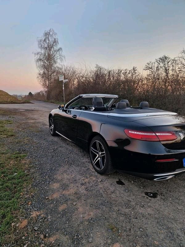 Gebraucht Mercedes E220 194 PS (142 kW) 2017 Schwarz Cabrio