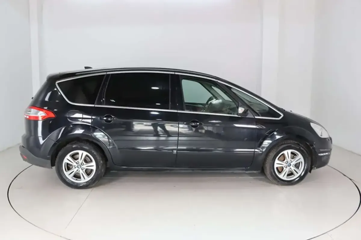 Gebraucht Ford S-MAX Titanium 203 PS (149 kW) 2013 Schwarz Van / Kleinbus