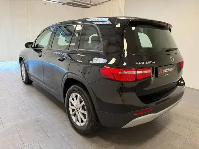 Gebraucht Mercedes GLB200 150 PS (110 kW) 2023 Schwarz SUV