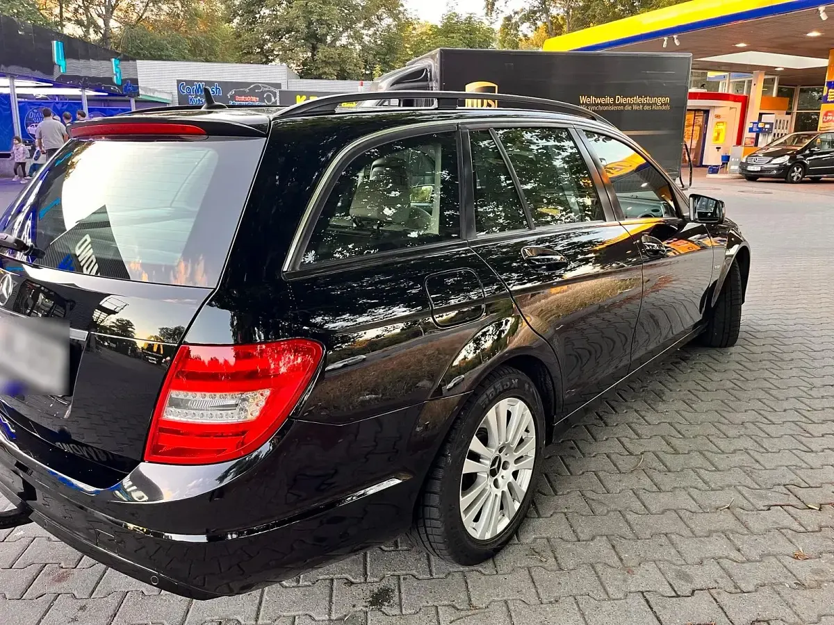 Gebraucht Mercedes C250 204 PS (150 kW) 2011 Schwarz Kombi