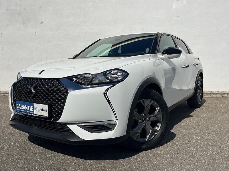 Lack weiss banquise/typ aussenve Gebraucht 2022 DS Automobiles DS3 Crossback Bastille SUV | 17.495 € (Etwas zu teuer) - Bild 1/4