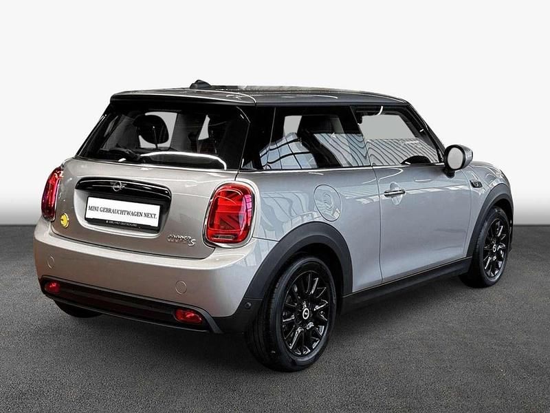 Gebraucht Mini Cooper SE Classic 135 kW (184 PS) 2023 Melting silver iii metallic Kleinwagen
