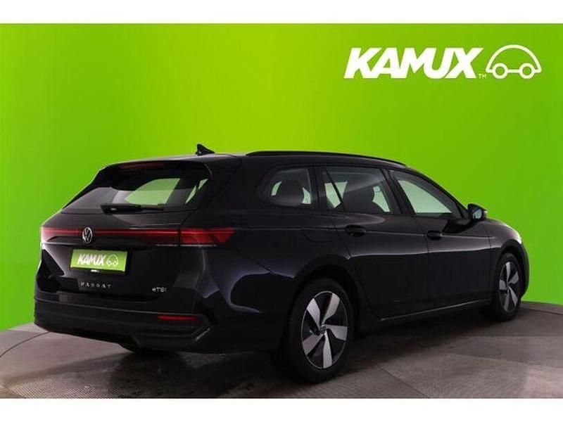 Gebraucht VW Passat 150 PS (110 kW) 2024 Schwarz Kombi