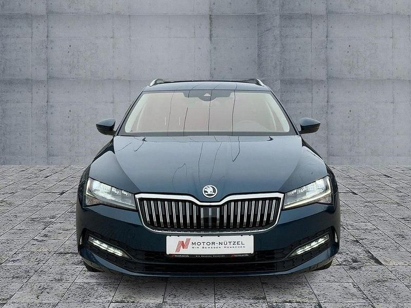 Gebraucht Skoda Superb Ambition 150 PS (110 kW) 2022 Lavablau metallic Kombi