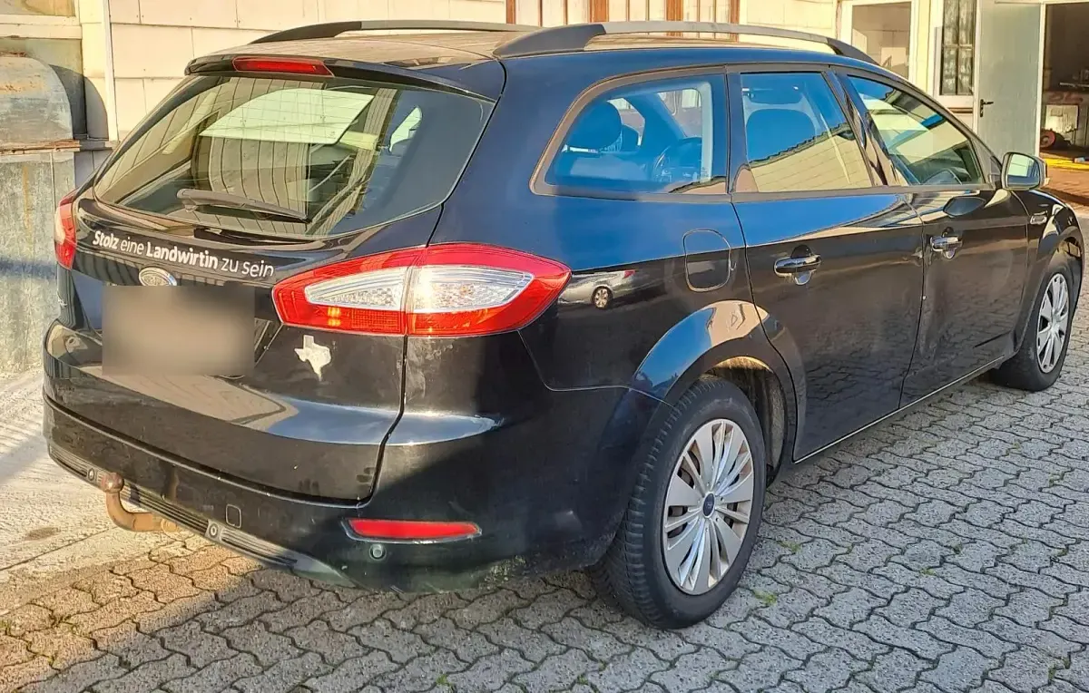 Używany Ford Mondeo 145 KM (106 kW) 2010 Czarny Kombi