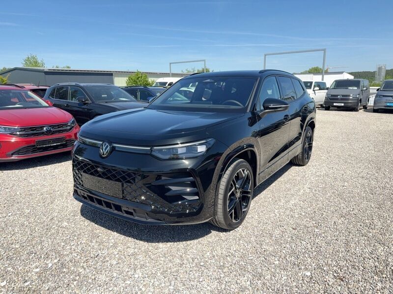 Schwarz Neu 2025 VW Tayron R-line SUV | 66.349 € - Bild 1/4