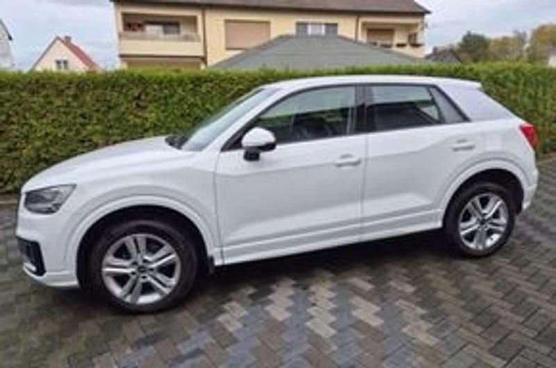 Weiß Gebraucht 2019 Audi Q2 Sport SUV | 26.500 € (Teuer) - Bild 1/4