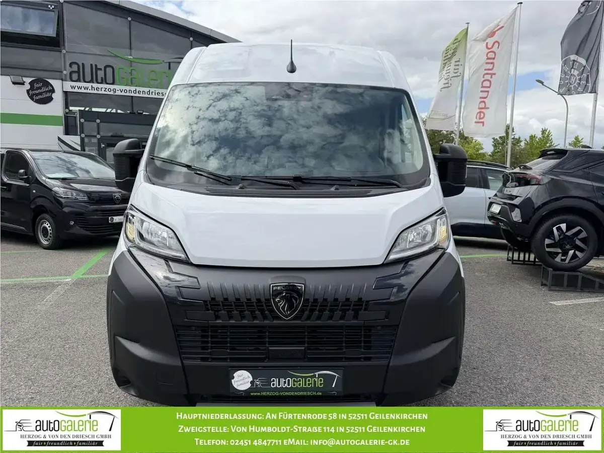 Neu Peugeot Boxer 140 PS (102 kW) 2026 Weiß Van