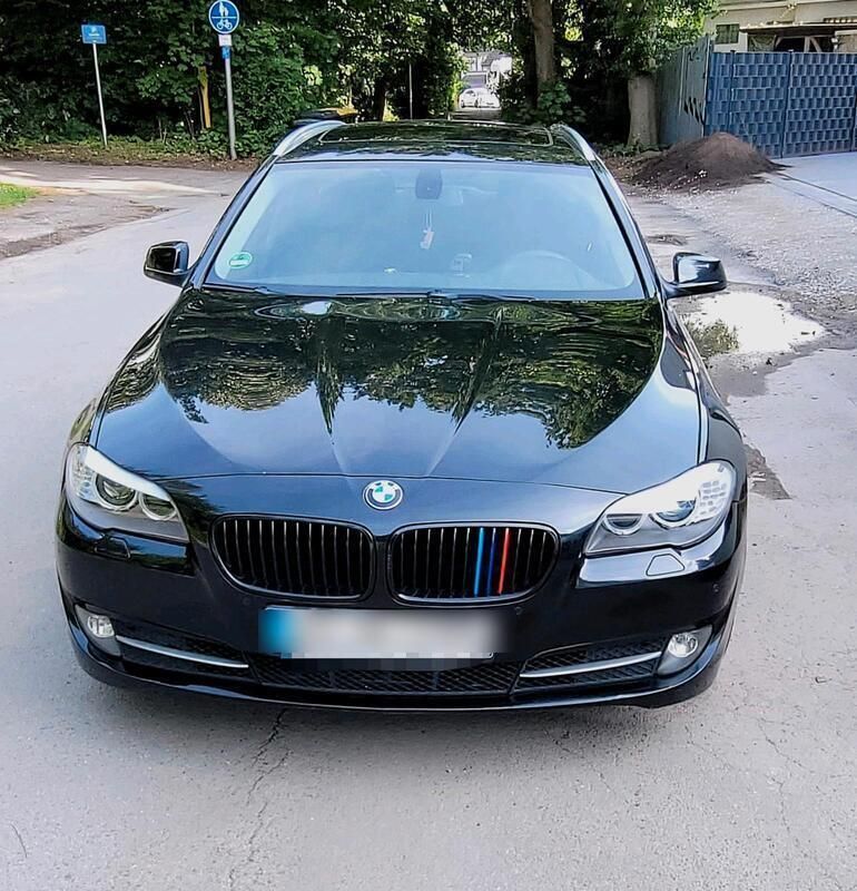 Schwarz Gebraucht 2012 BMW 520 Limousine | 6.600 € (Superpreis) - Bild 1/4