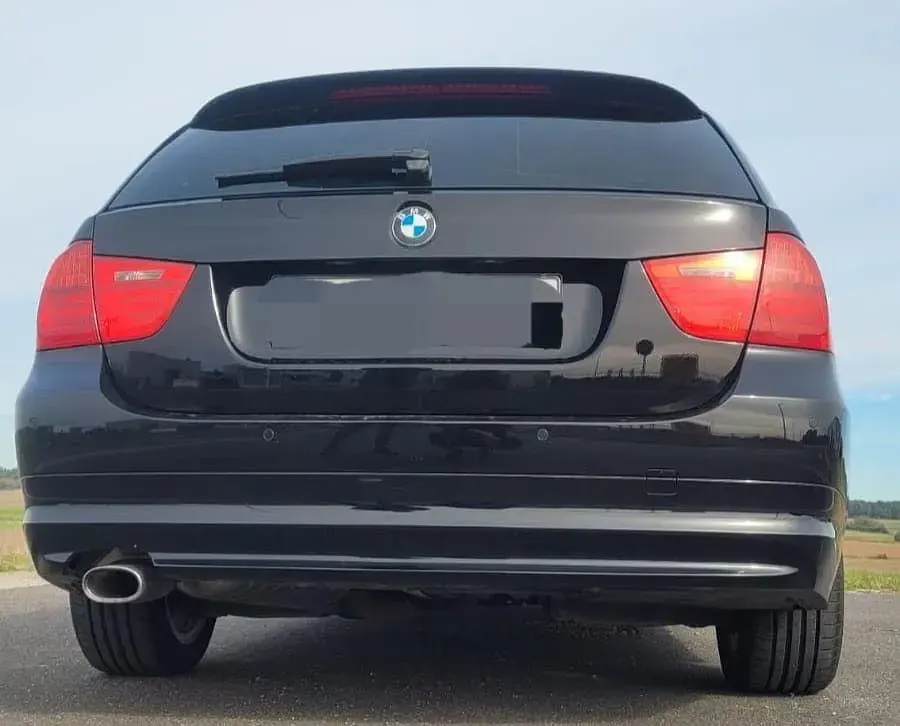 Gebraucht BMW 320 Lifestyle 184 PS (135 kW) 2011 Schwarz Kombi
