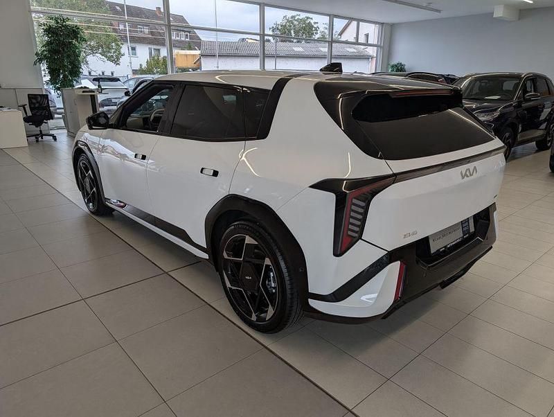 Neu Kia EV4 Comfort 150 kW (204 PS) 2025 Deluxeweiss Kleinwagen