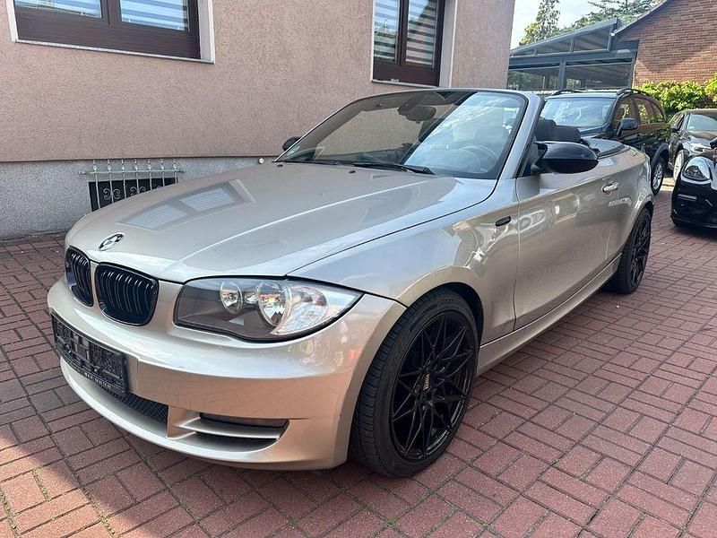 Silber Gebraucht 2008 BMW 120 Cabriolet Efficient Dynamics Cabrio | 8.450 € (Etwas zu teuer) - Bild 1/4