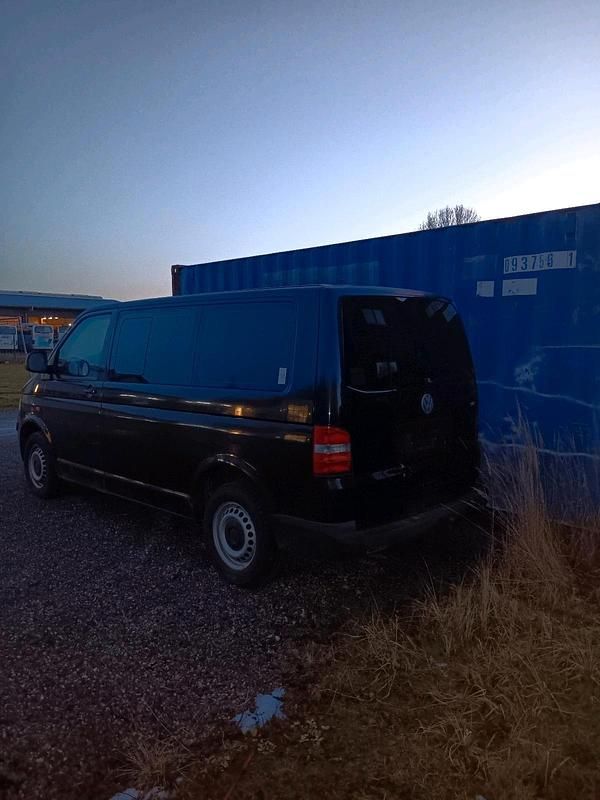 Schwarz Gebraucht 2004 VW Caravelle Van / Kleinbus | 3.500 € (Superpreis) - Bild 1/3