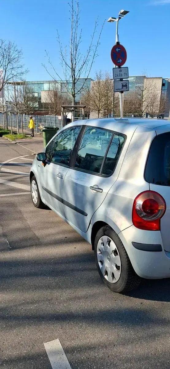 Używany Renault Modus 88 KM (64 kW) 2005 Srebrny Minivan