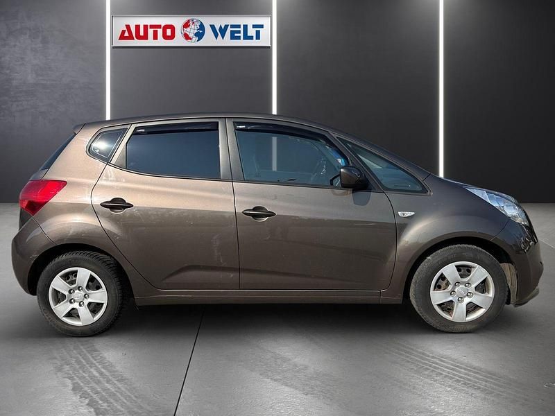 Gebraucht Kia Venga Attract 90 PS (66 kW) 2016 Braun Kleinwagen