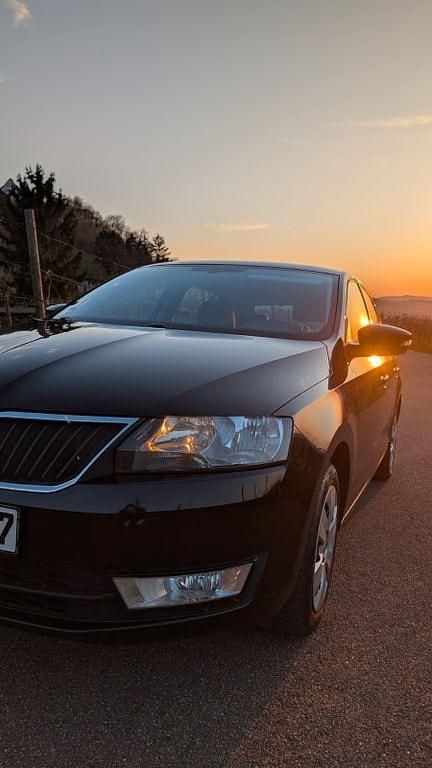 Gebraucht Skoda Rapid Ambition 90 PS (66 kW) 2016 Schwarz Kleinwagen