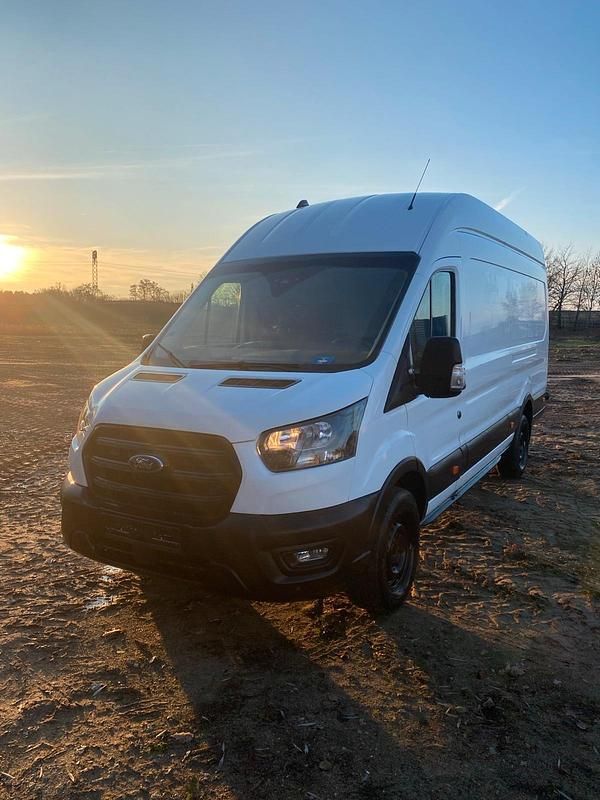 Weiß Gebraucht 2023 Ford Transit Trend Limousine | 22.600 € (Superpreis) - Bild 1/4