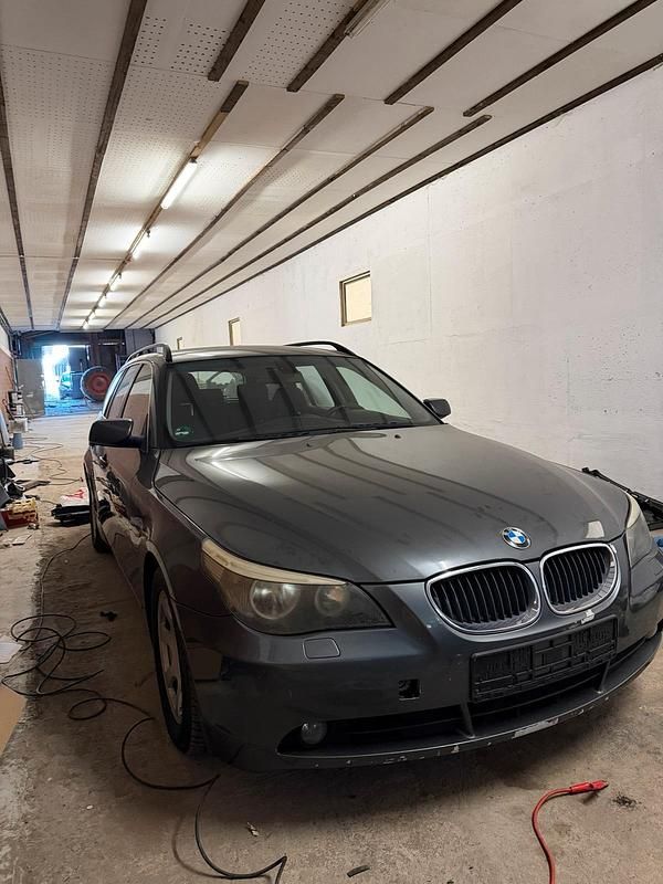 Gebraucht BMW 525 193 PS (141 kW) 2004 Kombi