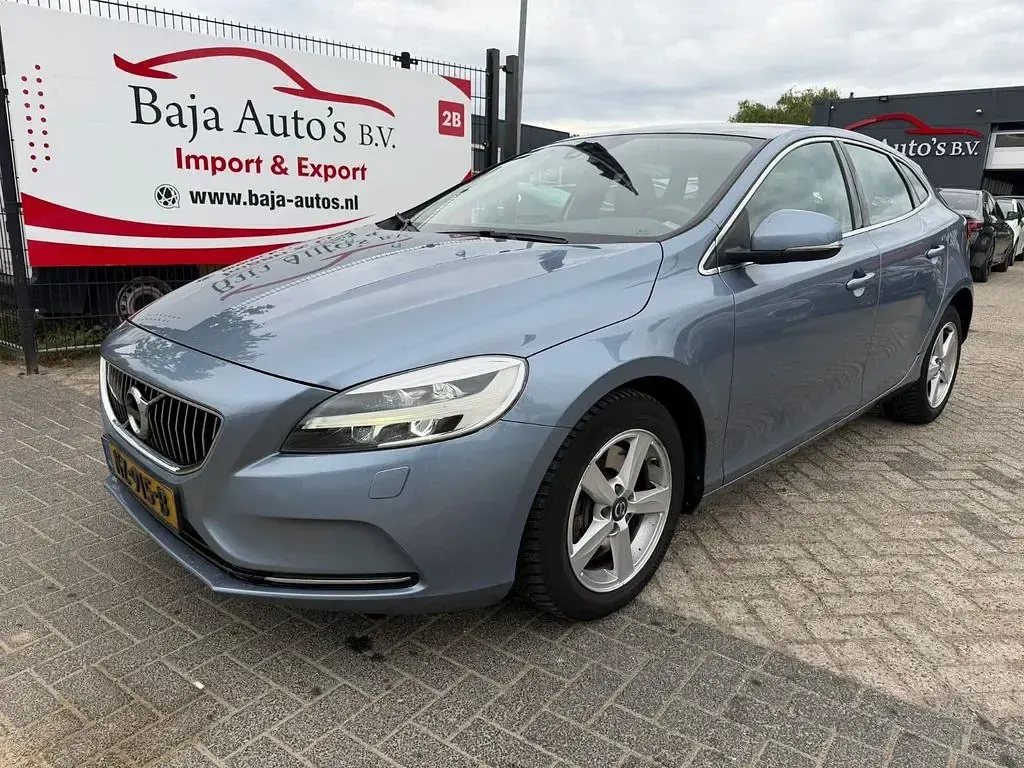 Gebraucht Volvo V40 Summum 120 PS (88 kW) 2017 Blau Limousine