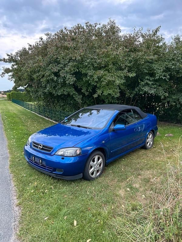 Blau Gebraucht 2002 Opel Astra Cabriolet Cabrio | 750 € (Superpreis) - Bild 1/4