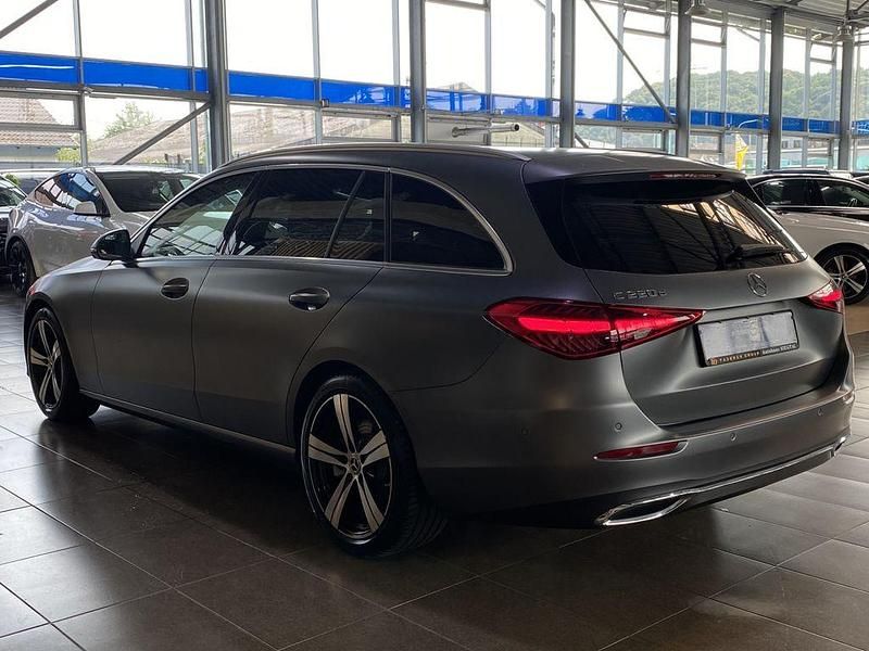 Gebraucht Mercedes C220 Avantgarde 200 PS (147 kW) 2022 Grau Kombi