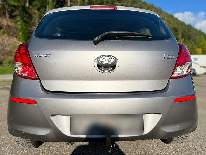 Gebraucht Hyundai i20 86 PS (63 kW) 2012 Grau Kleinwagen