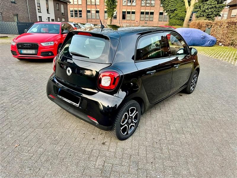Gebraucht Smart ForFour 60 PS (44 kW) 2019 Schwarz Kleinwagen
