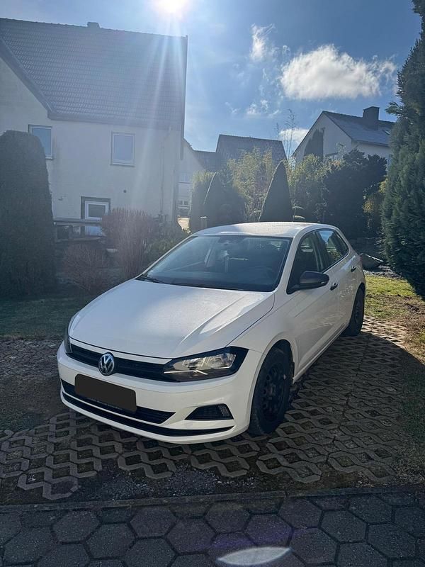 Gebraucht VW Polo Trendline 65 PS (47 kW) 2018 Weiß Kleinwagen
