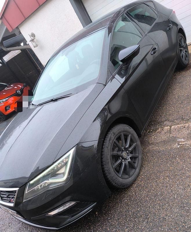 Schwarz Gebraucht 2017 Seat Leon FR Limousine | 12.300 € (Guter Preis) - Bild 1/4