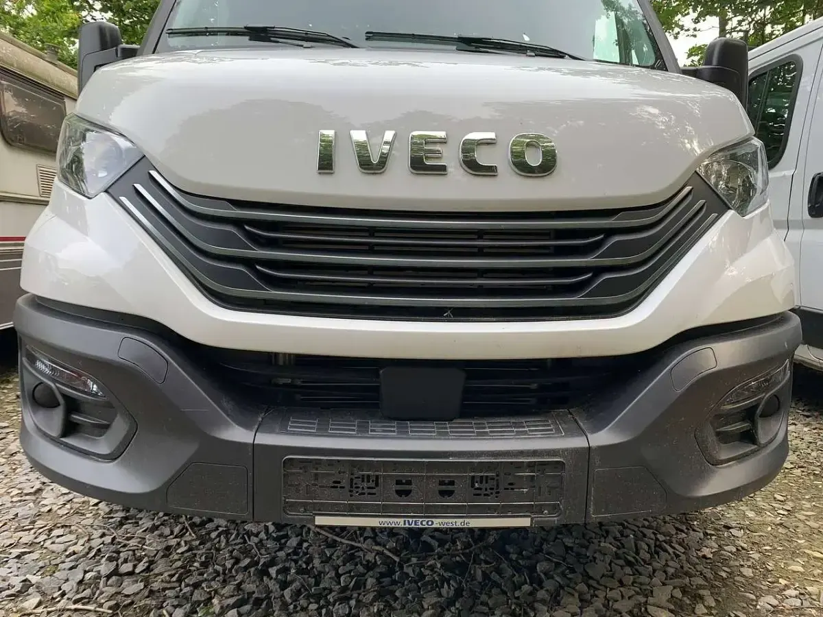 Gebraucht Iveco Daily 156 PS (114 kW) 2024 Weiß Van