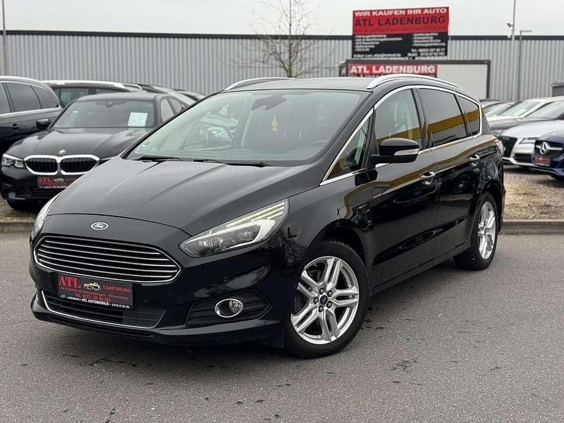 Iridiumschwarz metallic Gebraucht 2015 Ford S-MAX Titanium Van / Kleinbus | 10.490 € (Guter Preis) - Bild 1/4
