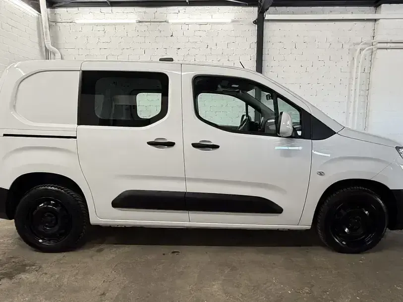 Gebraucht Opel Combo Edition 102 PS (75 kW) 2021 Weiß Van / Kleinbus