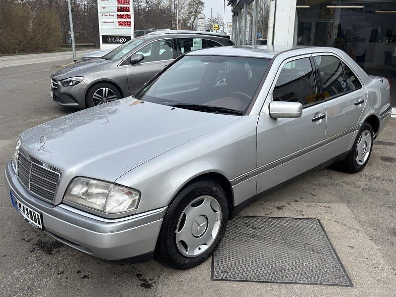 Gebraucht Mercedes C220 Elegance 150 PS (110 kW) 1994 Brillantsilber  metallic Limousine