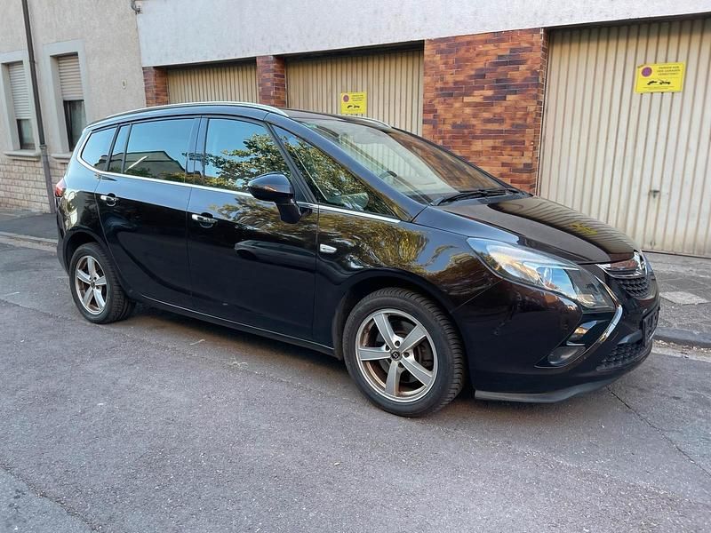Braun Gebraucht 2013 Opel Zafira Tourer Van / Kleinbus | 4.800 € (Superpreis) - Bild 1/4