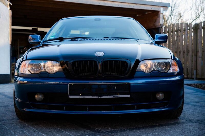 Blau Gebraucht 2001 BMW 325 Sport Line Coupé | 7.250 € - Bild 1/4