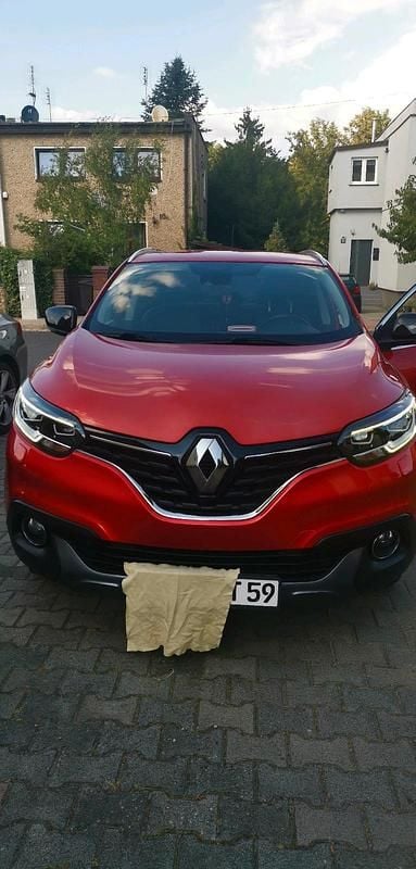 Rot Gebraucht 2016 Renault Kadjar SUV | 10.000 € (Guter Preis) - Bild 1/4