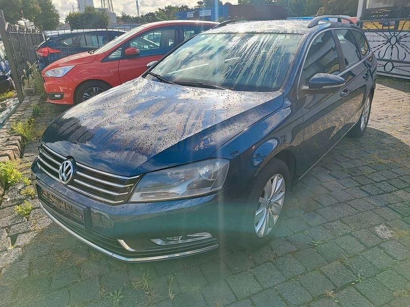 Blau Gebraucht 2014 VW Passat Comfortline Kombi | 5.800 € (Guter Preis) - Bild 1/4