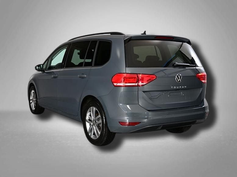 Neu VW Touran Life 150 PS (110 kW) 2025 Atlantik blue metallic Van / Kleinbus