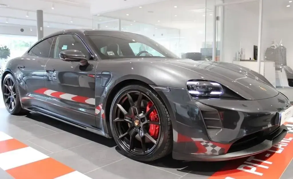 Gebraucht Porsche Taycan GTS 439 kW (598 PS) 2022 Vulkangrau Limousine