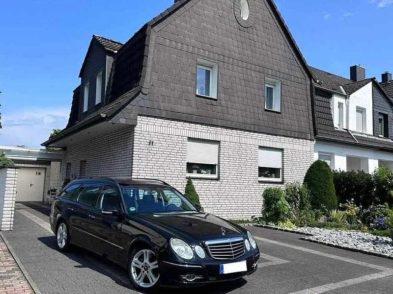 Schwarz Gebraucht 2009 Mercedes E280 Avantgarde Kombi | 7.300 € (Guter Preis) - Bild 1/4