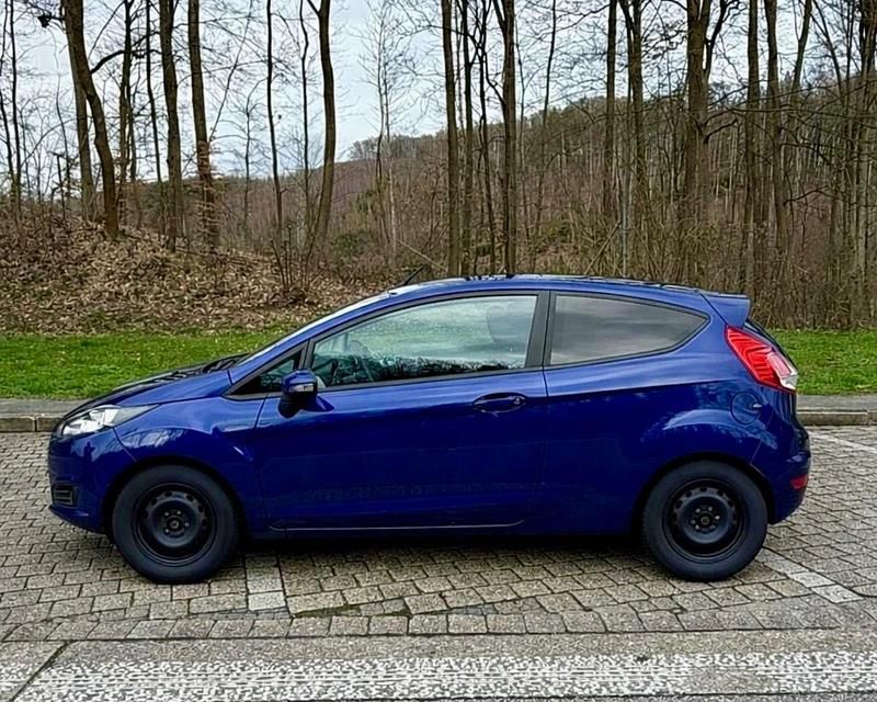 Gebraucht Ford Fiesta SYNC Edition 101 PS (74 kW) 2013 Blau Kleinwagen