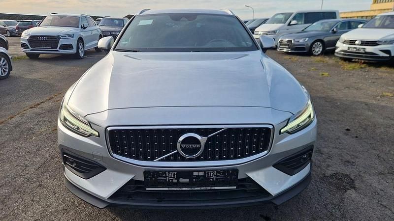 Gebraucht Volvo V60 CC 190 PS (139 kW) 2019 Silber Kombi