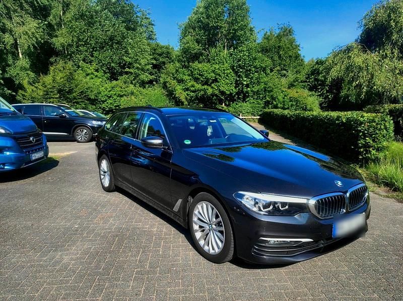 Gebraucht BMW 520 Luxury Line 190 PS (139 kW) 2019 Grau Kombi