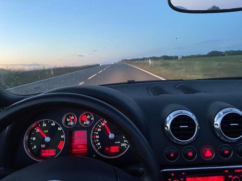 Blau Gebraucht 2004 Audi TT Roadster Sport Cabrio | 20.900 € - Bild 1/4