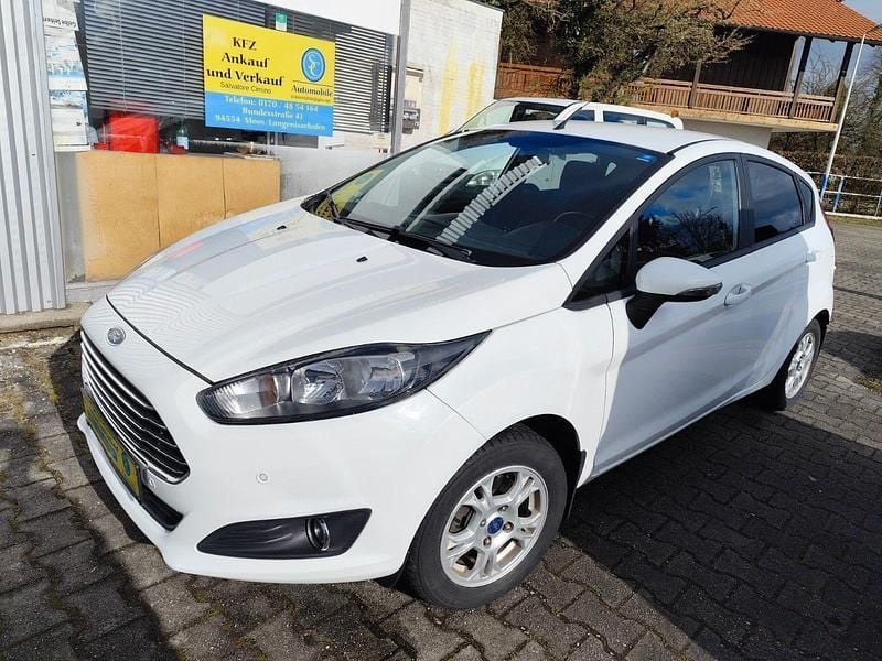 Gebraucht Ford Fiesta SYNC Edition 80 PS (58 kW) 2015 Weiß Kleinwagen