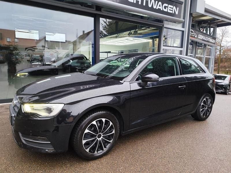 Gebraucht Audi A3 Attraction 122 PS (89 kW) 2014 Schwarz Kleinwagen