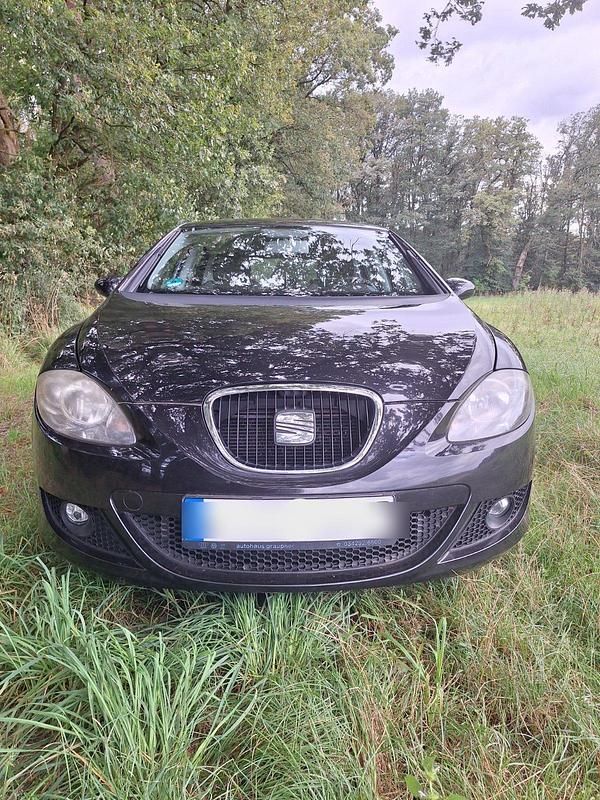 Gebraucht Seat Leon 105 PS (77 kW) 2008 Schwarz Kleinwagen