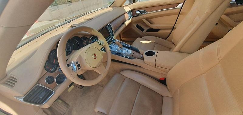 Gebraucht Porsche Panamera 299 PS (219 kW) 2010 Braun Kleinwagen