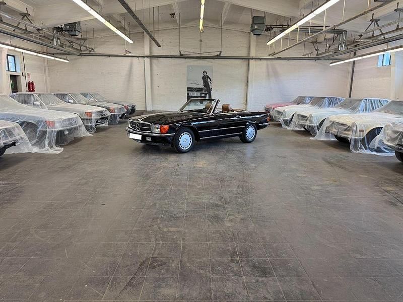Gebraucht Mercedes 560 309 PS (227 kW) 1987 Schwarz Cabrio