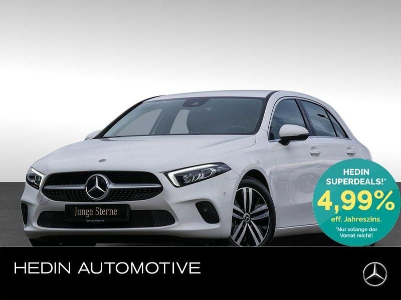 Weiß Gebraucht 2022 Mercedes A180 Progressive Limousine | 24.850 € (Fairer Preis) - Bild 1/4